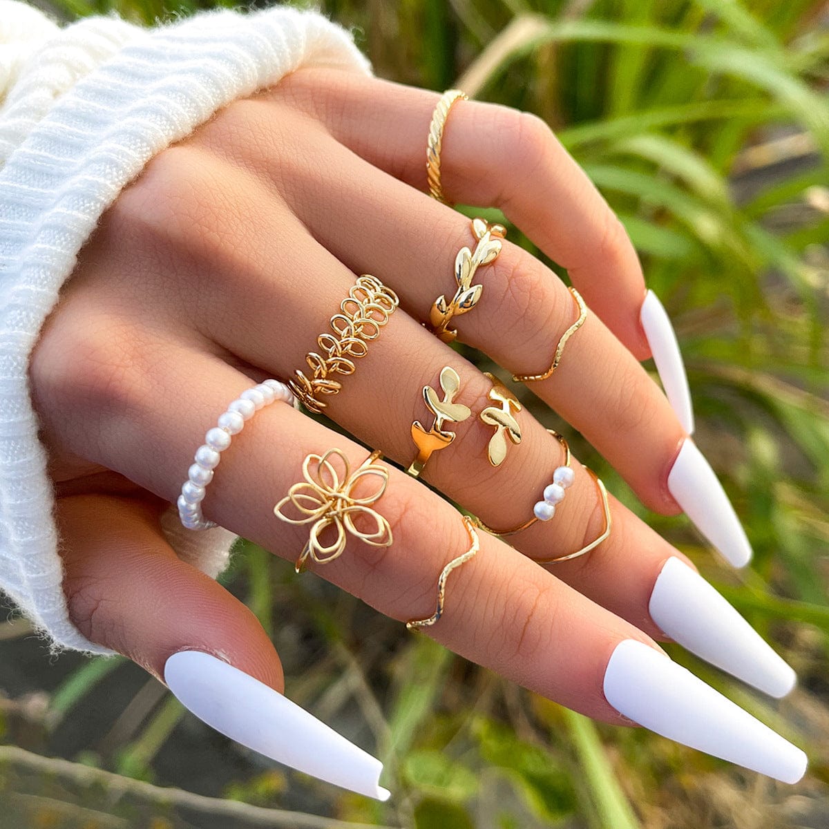 Premium Openwork Flower Set Ring Simple Glossy - Ring/Necklace Set from Empire of LaTz - Only £19.99! Explore at Empire of LaTz