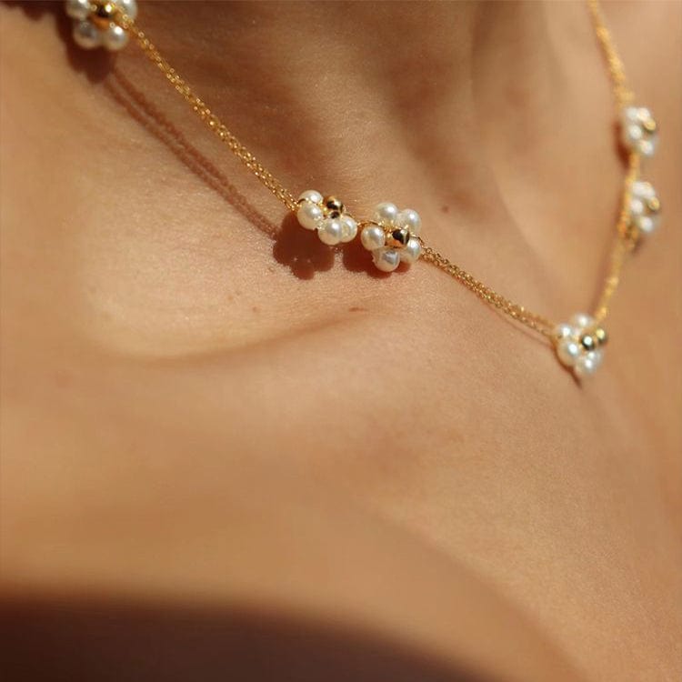 Premium Simple Pearls Flower Necklace - Ring/Necklace Set from Empire of LaTz - Only £19.99! Explore at Empire of LaTz