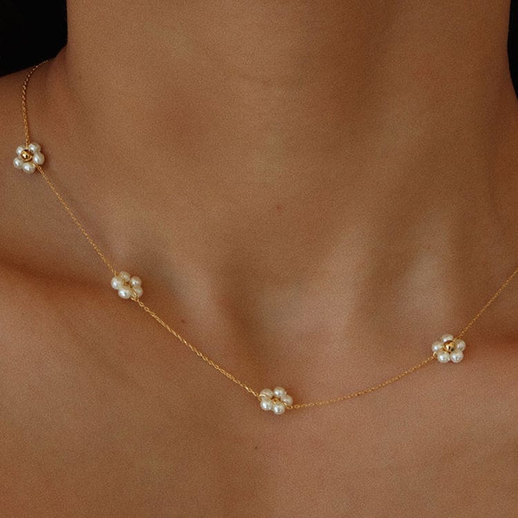 Premium Simple Pearls Flower Necklace - Ring/Necklace Set from Empire of LaTz - Only £19.99! Explore at Empire of LaTz